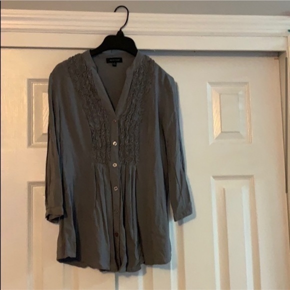 Spense Button Down Gray Top Size Small - Picture 2 of 6